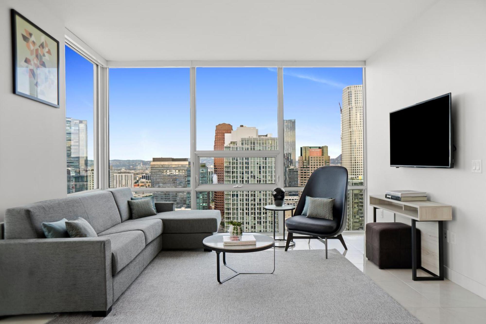 Hotel Level - Downtown South Olive Los Angeles